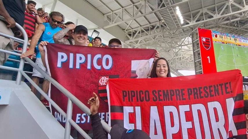 O trio de amigos formado por Leonardo, Guilherme e Luciana viajou do Rio de Janeiro para assistir a jogos do Flamengo nos EUA (Foto: Julia Chaib/Folhapress)