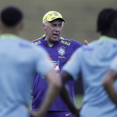 Ancelotti orienta Neymar a se preparar para a Copa do Mundo de 2026