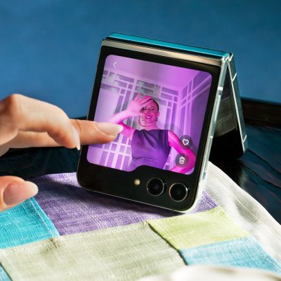 Samsung lança Galaxy Z Flip 7 com design inovador e recursos de inteligência artificial