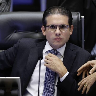 Motta agenda votação para derrubar o IOF e ignora reunião com o governo