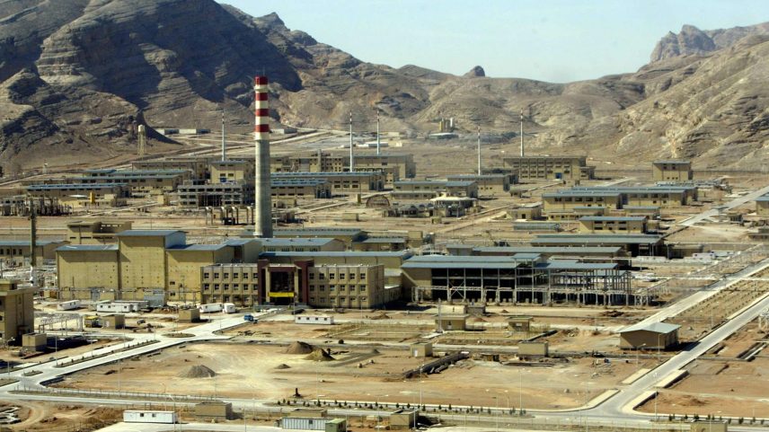 Vista geral da usina nuclear de Isfahan, ao sul de Teerã, no Irã (Foto: Henghameh Fahimi/AFP - 30/03/2005)