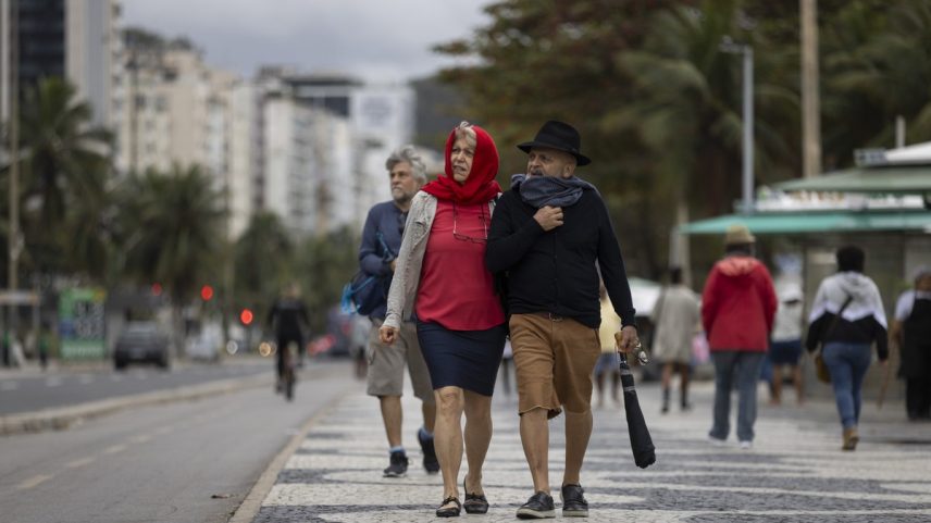Frio segue no Rio nesta semana, mas com previsão de aumento nas temperaturas (Foto: Márcia Foletto/Globo/Arquivo)