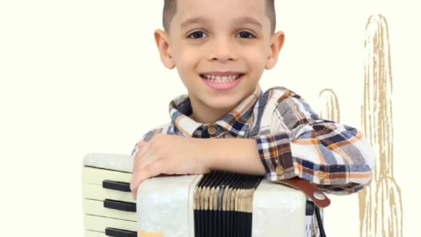 Elias Neto, 6, é atração disputada nas festas juninas do Ceará (Foto: @eliascarneironeto no Instagram)