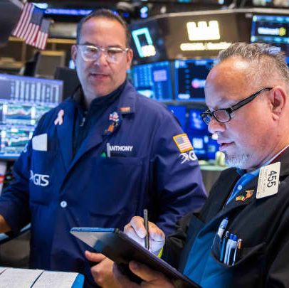 Jim Cramer recomenda compra de ações em momento de fraqueza no mercado