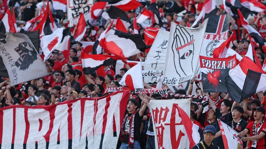 Torcida do Urawa Reds durante o Mundial de Clubes (Foto: Harry How/Getty Images/AFP)