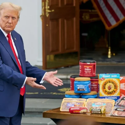 Americanos se preparam para cortes no auxílio e enfrentam escassez de alimentos