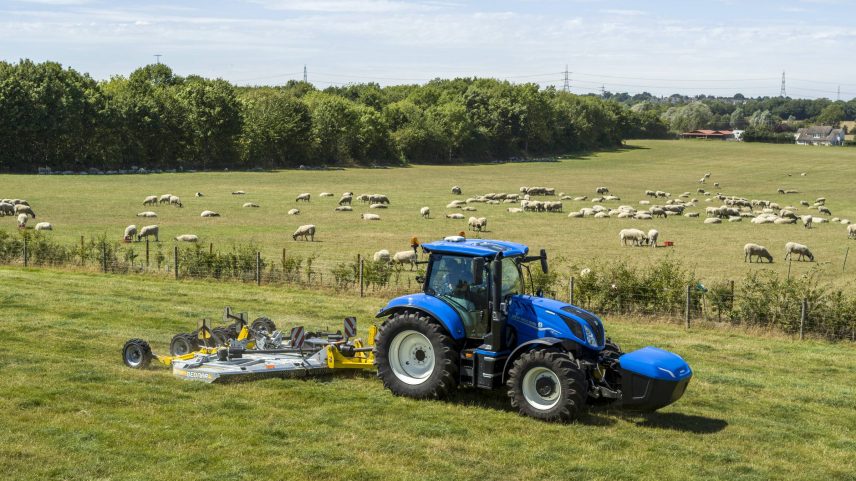 Trator movido a biometano foi apresentado pela New Holland em 2022 após cinco anos de testes, e primeira entrega ocorreu no ano seguinte (Foto: Divulgação)