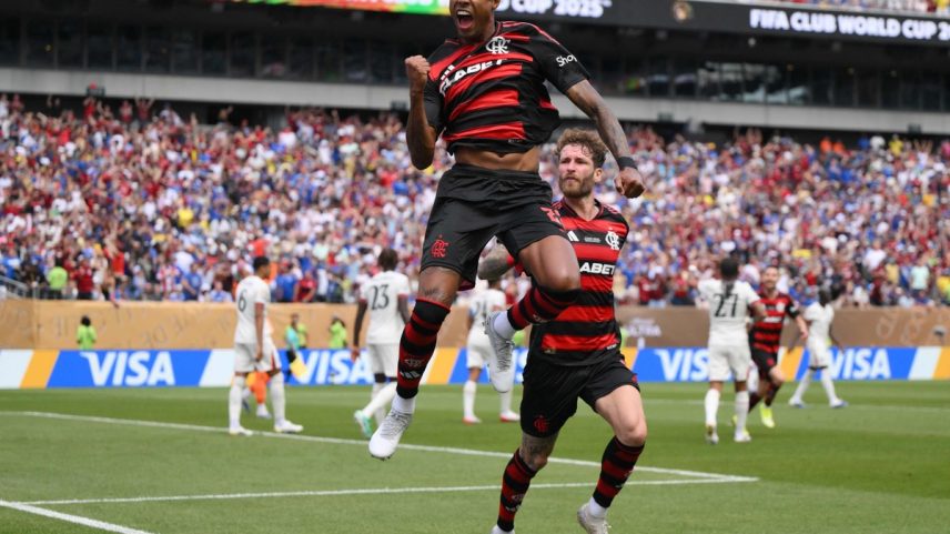 Bruno Henrique comemora seu gol na vitória do Flamengo sobre o Chelsea (Foto: David Ramos / GETTY IMAGES NORTH AMERICA / Getty Images via AFP)