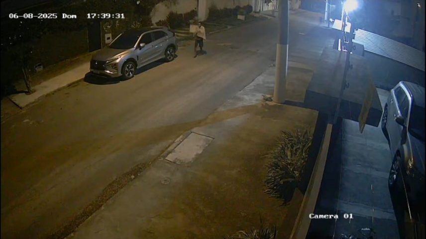 Vídeo mostra homem que, segundo moradores de Piratininga, é suspeito de praticar furtos na região (Foto: Reprodução vídeo)