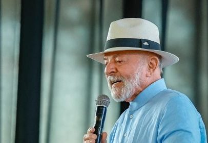 Aprovação do governo Lula cai para 39,8% e desaprovação chega a 56,7%