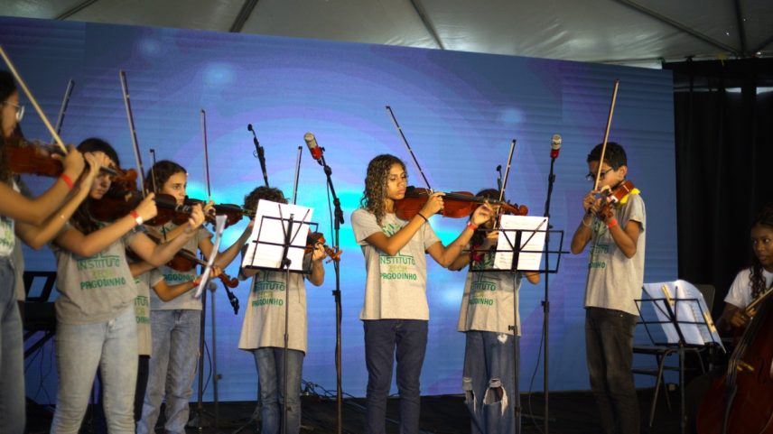 Alunos do Instituto Zeca Pagodinho que vão se apresentar no festival (Foto: Divulgação)