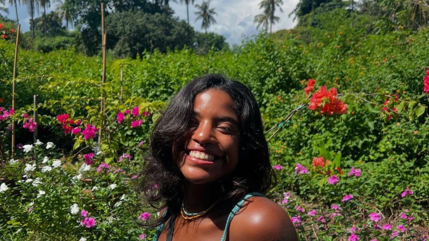 Juliana durante a sua viagem na Indonésia. (Foto: Reprodução @ajulianamarins)