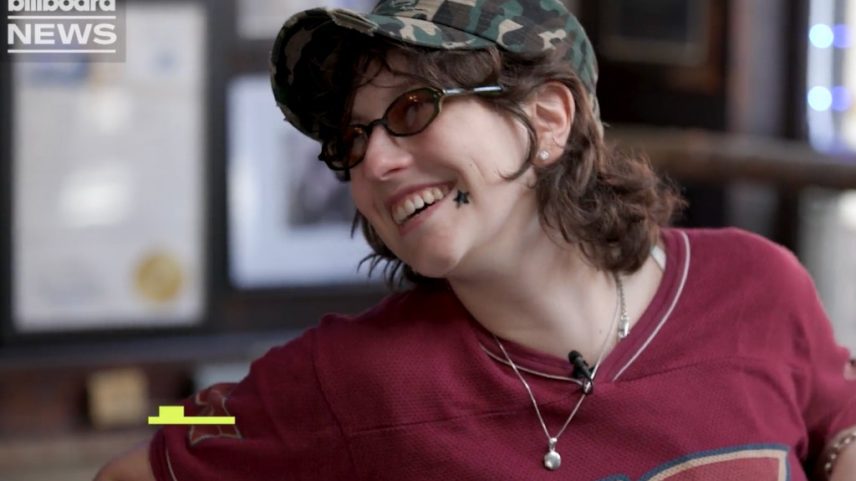 King Princess fala sobre sua nova música, o presidente Trump, o mês do Orgulho e muito mais em uma nova entrevista para a Billboard. (Foto: Reprodução)