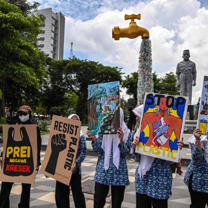 Quase 300 empresas solicitam medidas rigorosas contra a poluição plástica