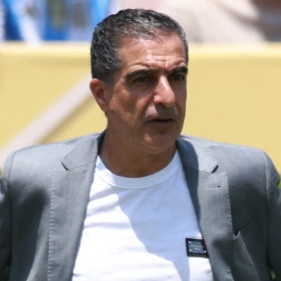 Botafogo adia volta ao Brasil e enfrenta multa de R$ 140 mil