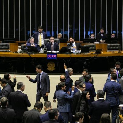 Congresso aumenta número de deputados para intensificar pressão sobre o governo
