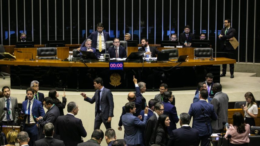 Deputados da Direita comemorando votação. (Foto: Brenno Carvalho / Agência O Globo)