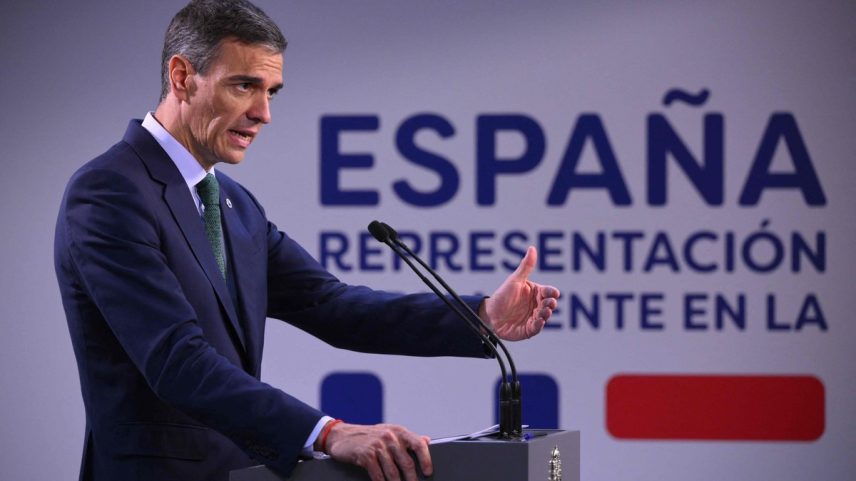 O primeiro-ministro da Espanha, Pedro Sánchez, durante cúpula da UE em Bruxelas (Foto: JOHN THYS / AFP)