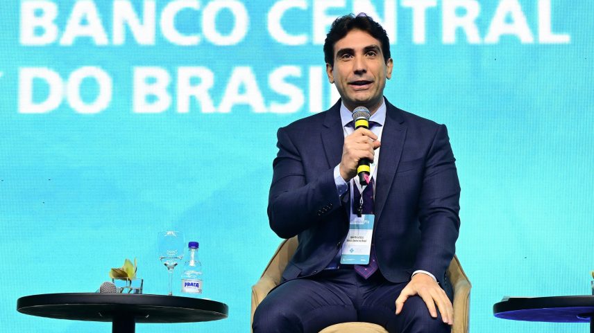 Presidente do BC, Gabriel Galípolo: o Banco Central publica o Relatório de Política Monetária, com entrevista coletiva de Gabriel Galípolo e Otávio Guillen às 11h (Foto: Banco Central / Equipe @andreianaomi/Divulgação)