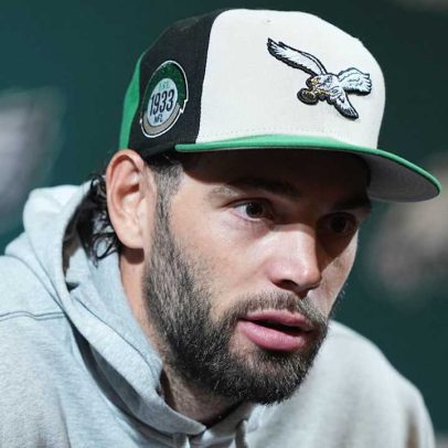 Dallas Goedert renova contrato e busca novo título do Super Bowl com os Eagles