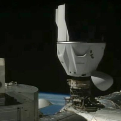 Nave com astronautas da Índia, Polônia e Hungria atraca na ISS
