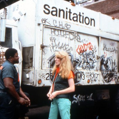 Documentário revela a arte do trabalho invisível de Mierle Laderman Ukeles