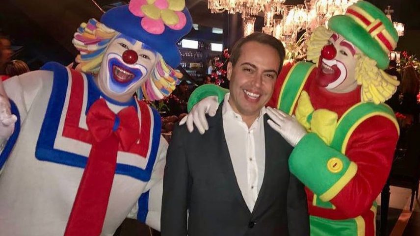 Rinaldi Faria com os palhaços Patati Patatá: SBT é pressionado para tirar programa do ar (Foto: @rinaldifaria no Instagram)