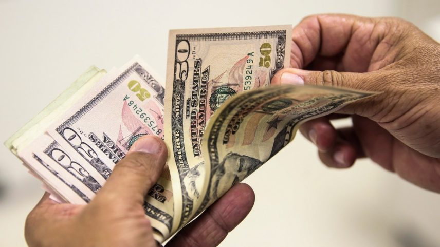 Dólar (Marcelo Casall Jr/Agência Brasil)
