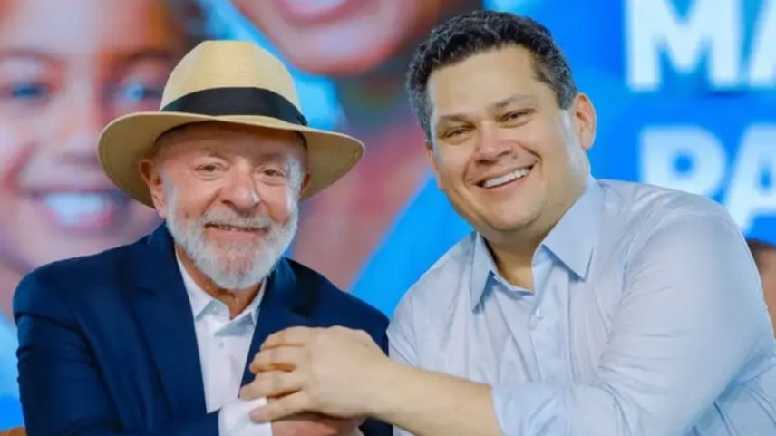 Lula e o presidente do Senado, Davi Alcolumbre (Foto: Ricardo Stuckert/Presidência da República)
