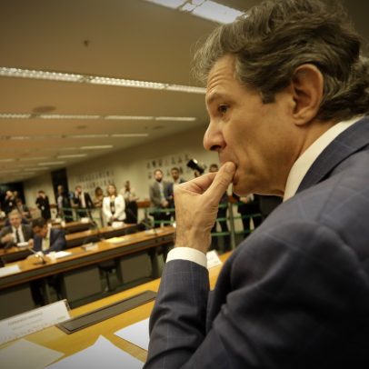 Haddad afirma que presidente não pode abrir mão do IOF se houver usurpação