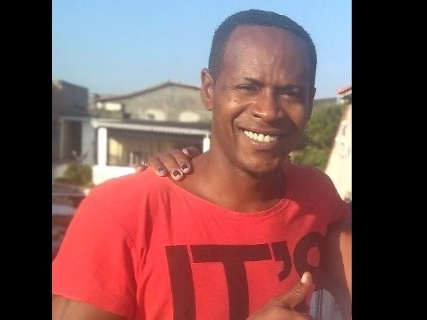 Ulisses, ex-lateral do Fluminense, está afastado do futebol e auxilia projeto social (Foto: Reprodução Facebook)