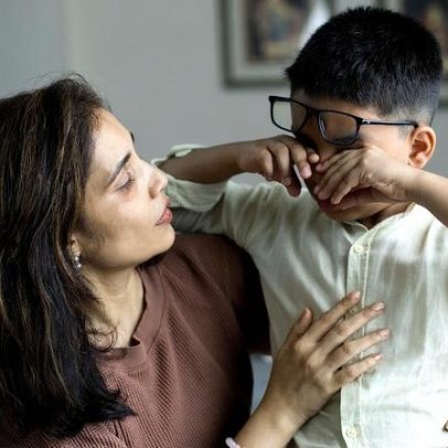 4 maneiras de ajudar seus filhos a lidar com emoções fortes