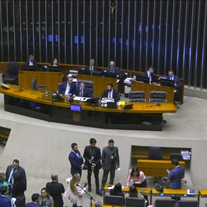 Governo e Congresso devem ajustar despesas para garantir estabilidade econômica no Brasil