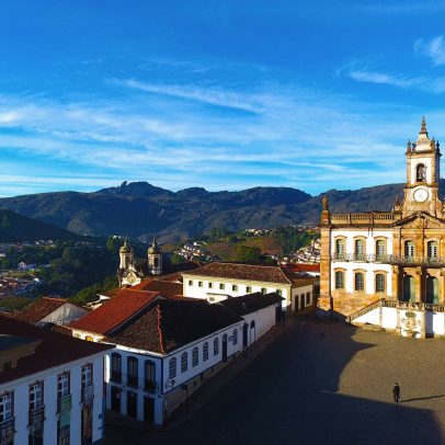 Ouro Preto fascina turistas com sua rica arquitetura barroca e história brasileira