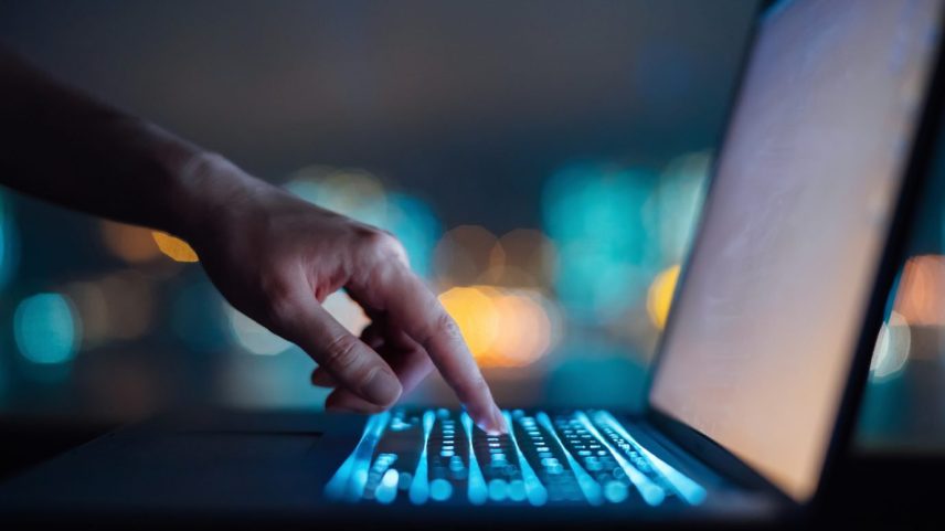 Nos últimos anos, cibercriminosos encontraram várias formas de se infiltrar em sistemas; Verizon mapeou 3.336 incidentes contra o setor financeiro (Foto: HUAWEI/Divulgação)