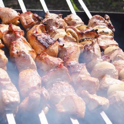 Harmonize vinhos perfeitos com brochettes de veau grelhadas no barbecue