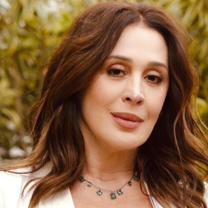 Claudia Raia fala sobre menopausa e reposição hormonal com especialista renomado