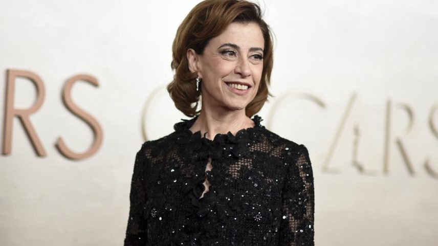 Fernanda Torres no tapete vermelho do Oscar 2025, em Los Angeles (EUA) (Foto: Richard Shotwell/Invision/AP)