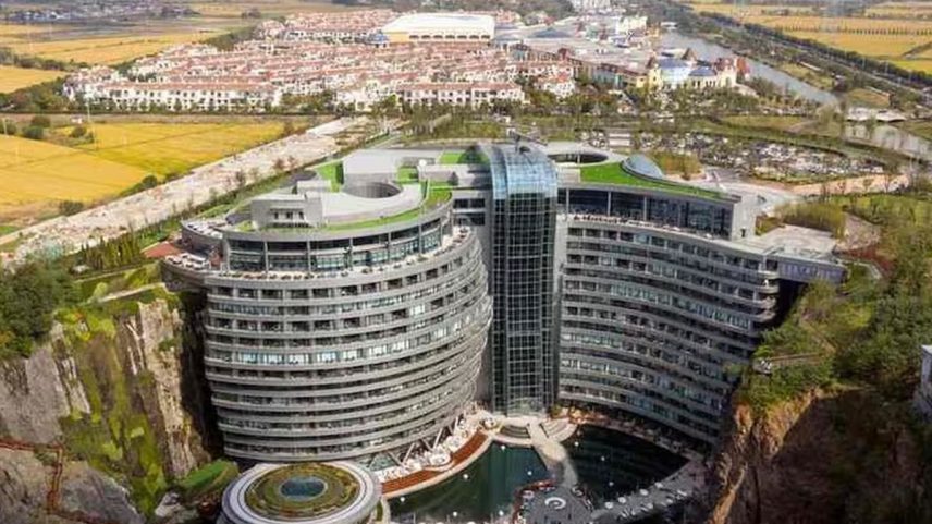 De pedreira abandonada a luxo subterrâneo: saiba como é o hotel construído abaixo da terra na China (Foto: Reprodução)