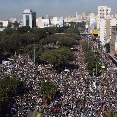 Marcha para Jesus agita o Centro de SP com louvores e celebração de Tarcísio