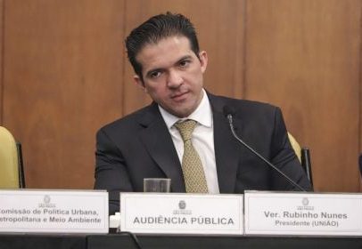Câmara de SP aprova banimento da linguagem neutra na administração pública
