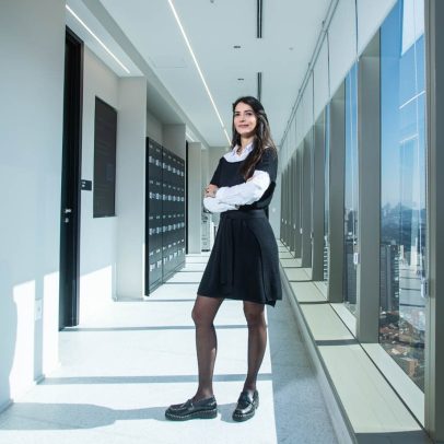 Silvia Penna, CEO da Uber no Brasil, revela que também dirige para a empresa