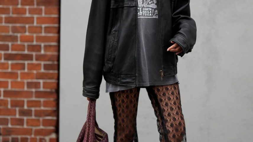 6 maneiras de combinar calça pantalona com chinelo (Foto: Getty Images)