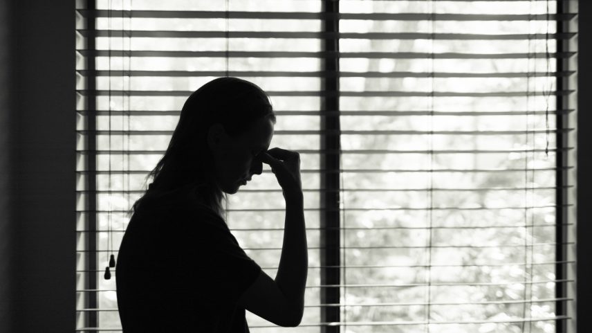Violência doméstica: denúncias podem ser feitas para o número 190 (Foto: Getty Images/iStockphoto)