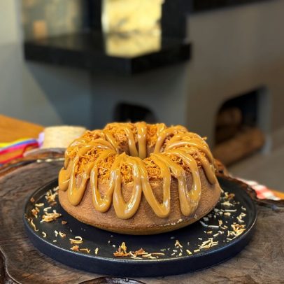 Aprenda a fazer um delicioso bolo de cocada na air fryer para sua festa junina