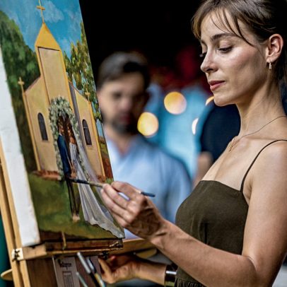 Pinturas em aquarela se tornam negócio promissor para artista paranaense em casamentos