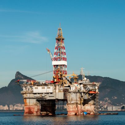 Petróleo em alta pressiona inflação e afeta economia brasileira diretamente