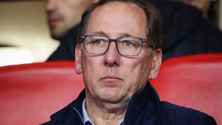 John Textor encaminhou a venda de suas ações do Crystal Palace (Foto: CLEMENT MAHOUDEAU / AFP)