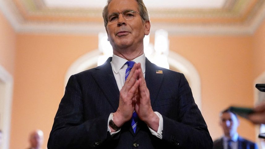 Scott Bessent, secretário do Tesouro dos EUA, concede entrevista em Washington (Foto: Elizabeth Frantz/Reuters)