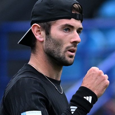 Fearnley elimina Cobolli, cabeça de chave 5, na estreia em Eastbourne